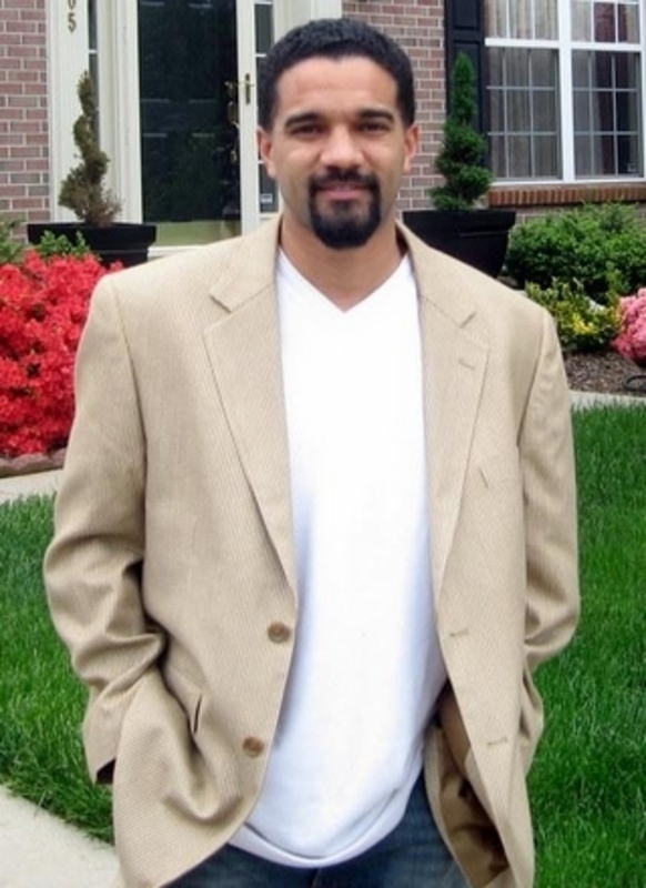 Date this sensual Bermuda man EXOTICLOVER from Hamilton BM32