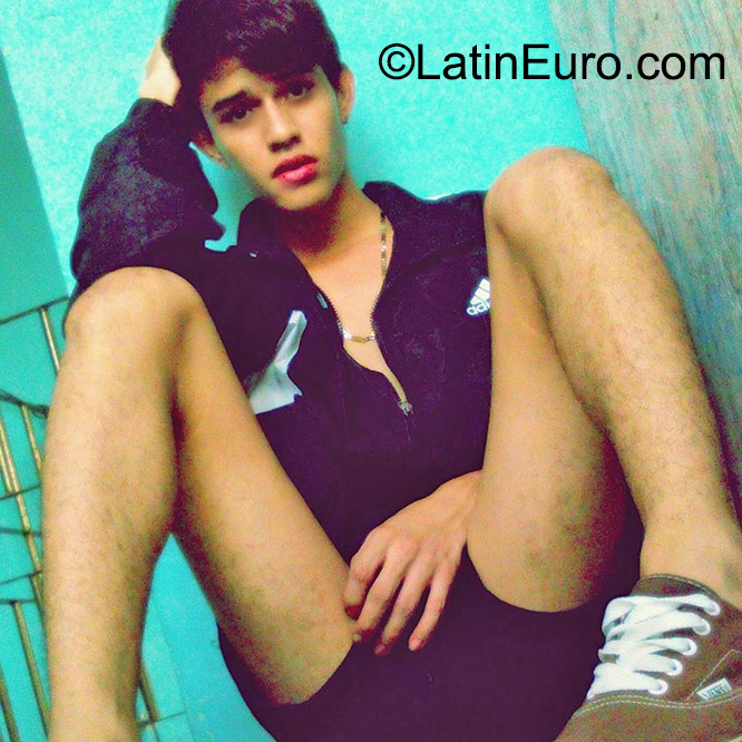 Date this sultry Colombia man Juan from Barranquilla CO18185