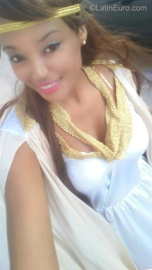 Date this exotic Dominican Republic girl La Chanty from Santo Domingo DO23656