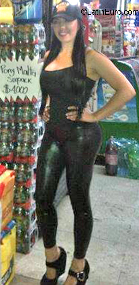 Date this tall Colombia girl Carolina from Bogota CO18217