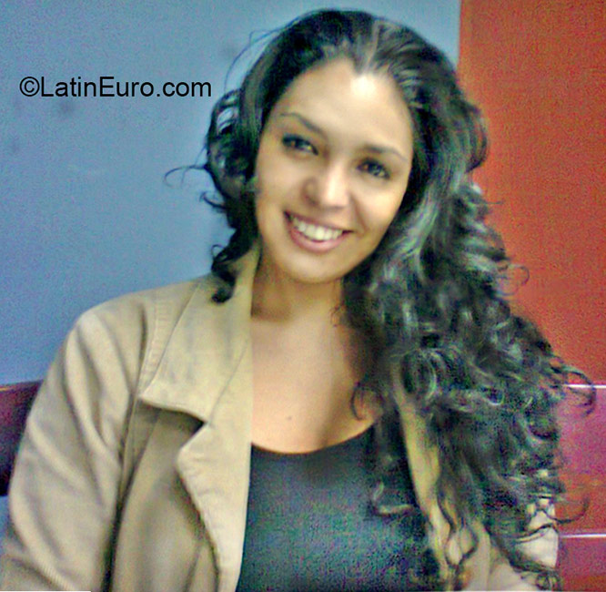 Date this georgeous Honduras girl Suyapa Yenny from Tegucigalpa HN1800