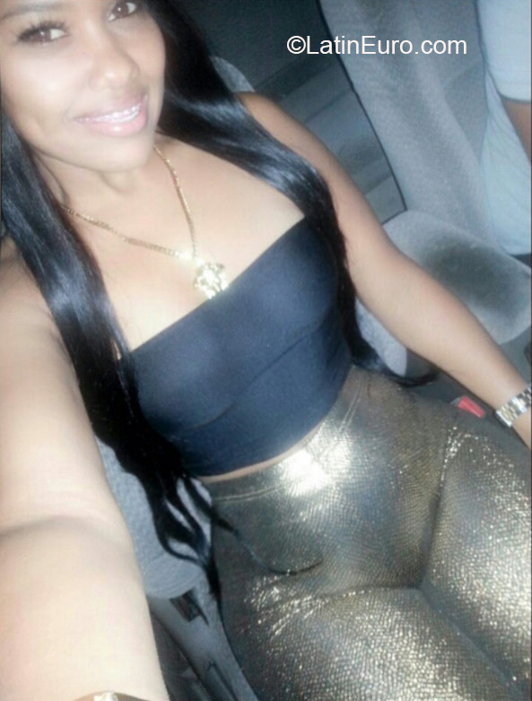 Date this lovely Dominican Republic girl Gerany from Santo Domingo DO23801