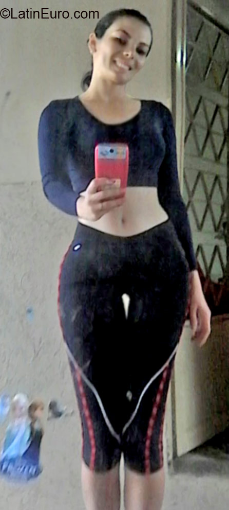 Date this nice looking Brazil girl Eliziete from Brasilia BR9495