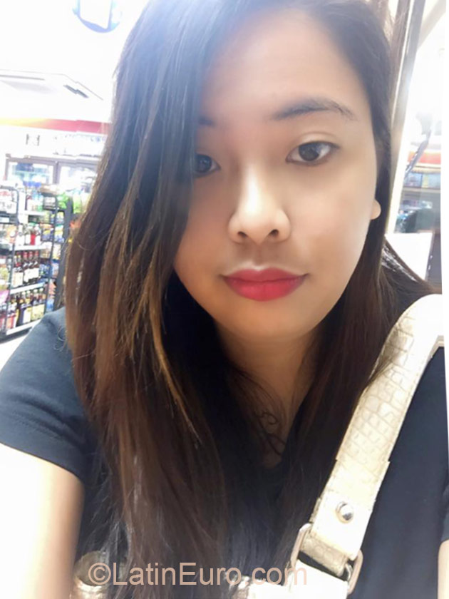 Date this lovely Philippines girl Risa from Manila PH835