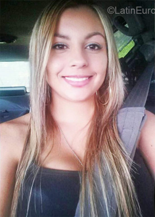 Date this good-looking Venezuela girl Iris from Barquisimeto VE644
