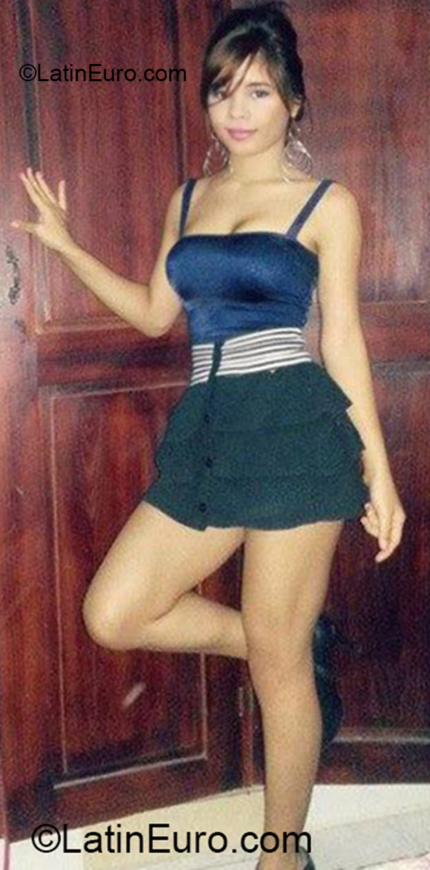 Date this exotic Dominican Republic girl Nathy from Santiago DO23831