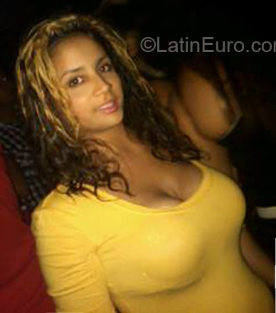 Date this foxy Dominican Republic girl Mabelin from Puerto Plata DO23834