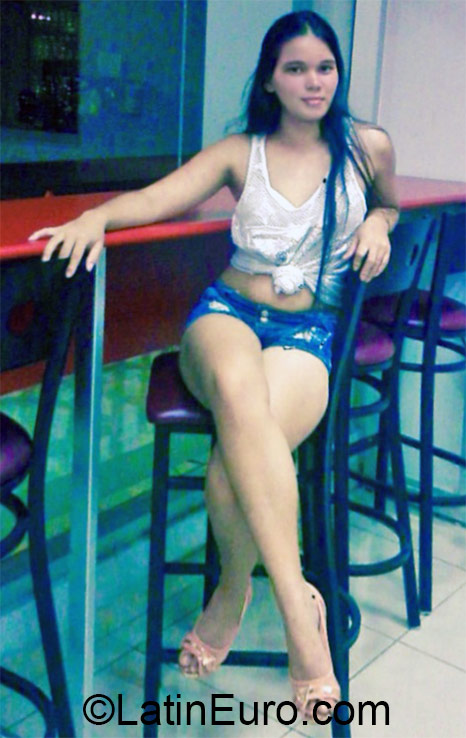 Date this fun Honduras girl Dunia from Tela HN1829