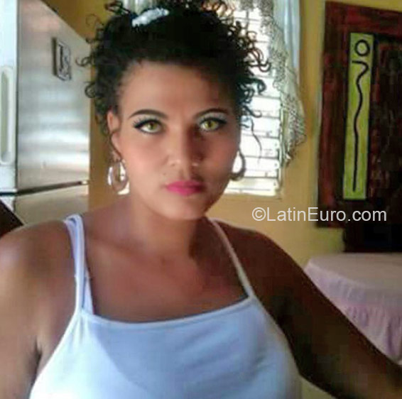 Date this delightful Dominican Republic girl Lucy from Santo Domingo DO23926