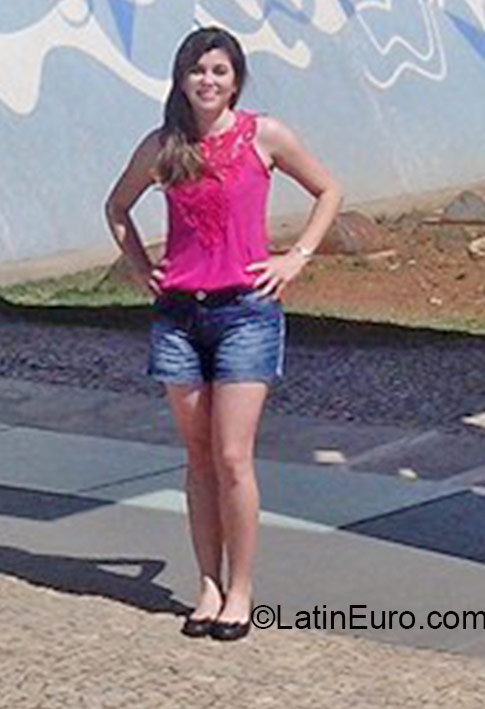 Date this funny Brazil girl Ana from Vitoria BR9515