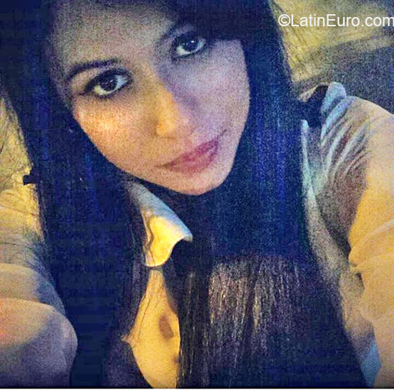 Date this passionate Colombia girl Geraldine from Cali CO18300