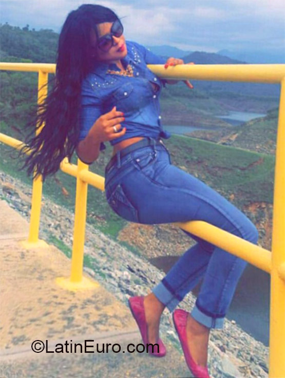 Date this hot Dominican Republic girl Rubi from Santiago DO24044