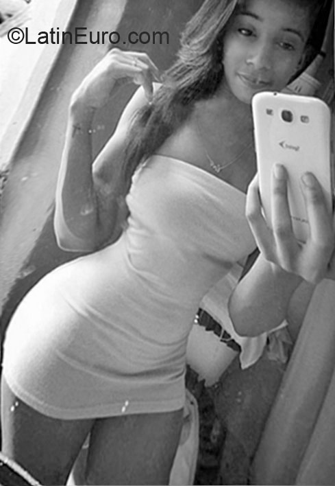 Date this attractive Dominican Republic girl Chasmil from Santiago DO24078