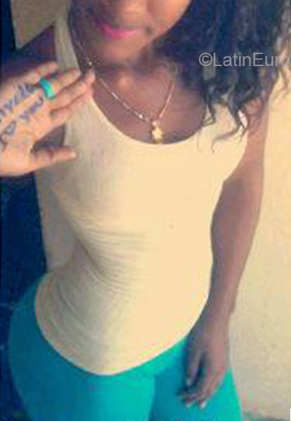 Date this sultry Dominican Republic girl Brengalis from Santo Domingo DO24079