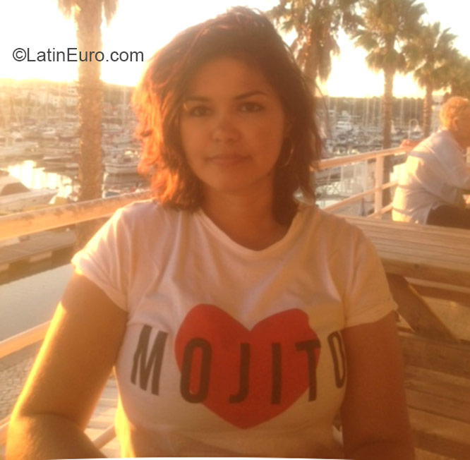 Date this delightful United Kingdom girl Miss from Guildford GB849