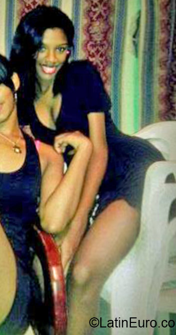 Date this exotic Dominican Republic girl Dania from Santo Domingo DO24336