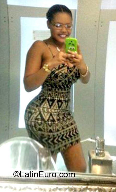 Date this sensual Jamaica girl Tonashae from Kingston JM2229