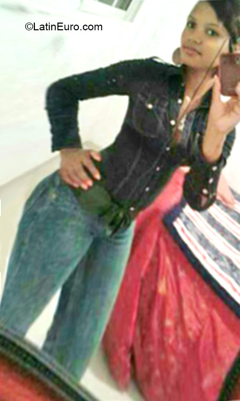 Date this beautiful Dominican Republic girl Elizabeth from La Vega DO24347