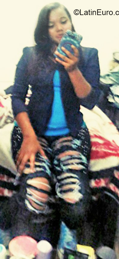 Date this exotic Colombia girl Johanna from Bogota CO18501