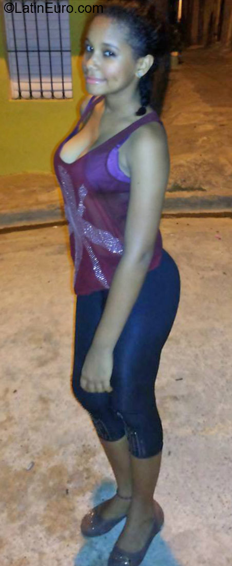 Date this hot Dominican Republic girl Jarlin from Higuey DO24520