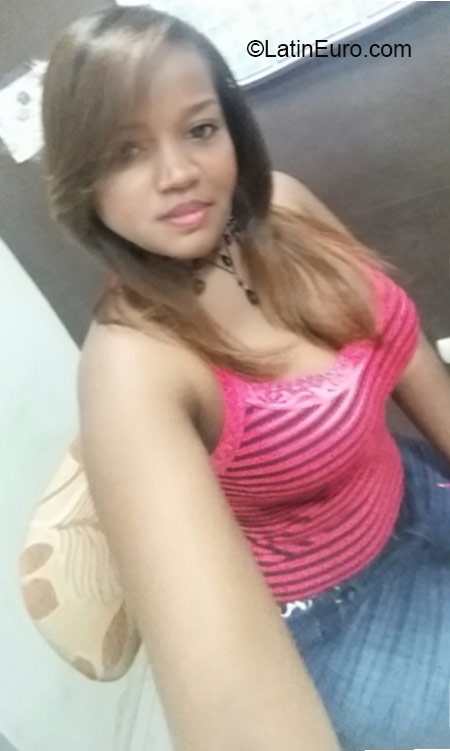 Date this voluptuous Dominican Republic girl Liz from Santiago DO24526