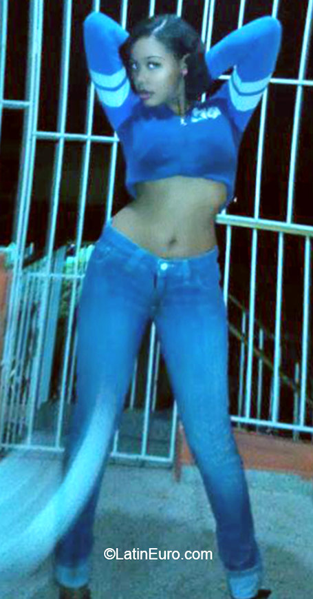 Date this georgeous Dominican Republic girl Ayiesia from Santo Domingo DO24575