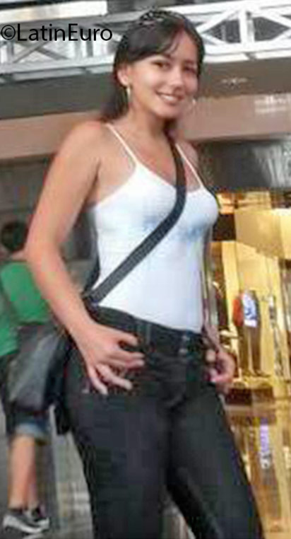 Date this cute Colombia girl Lilia from Armenia CO18538