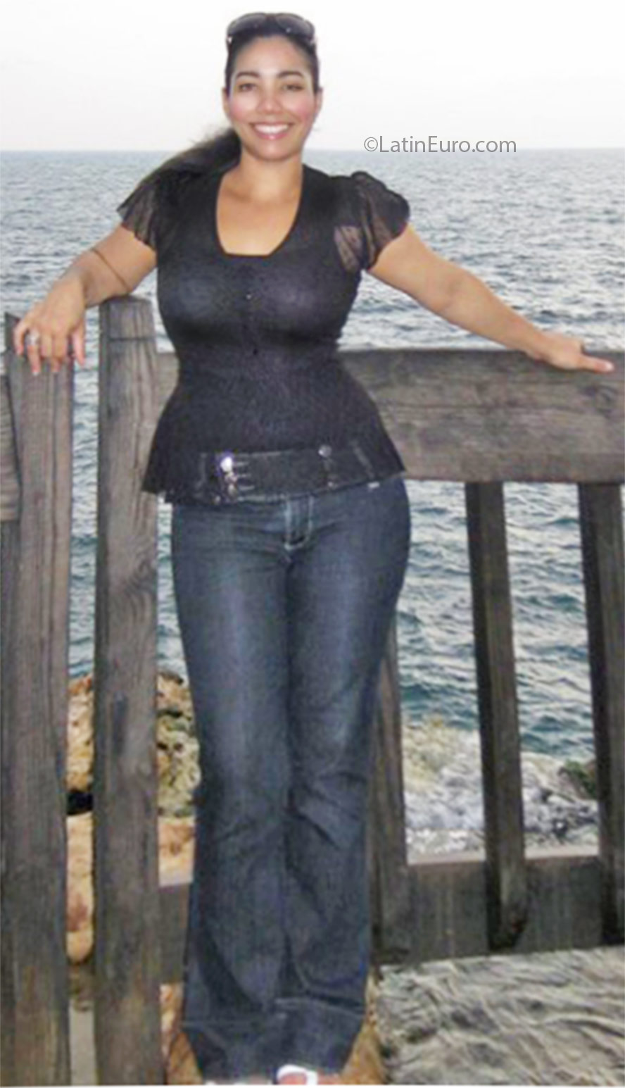 Date this lovely Dominican Republic girl Rosa from Santo Domingo DO24609