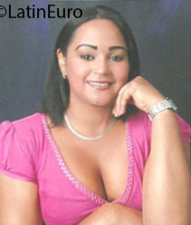 Date this passionate Dominican Republic girl Yudie from Monsenol noel DO24660