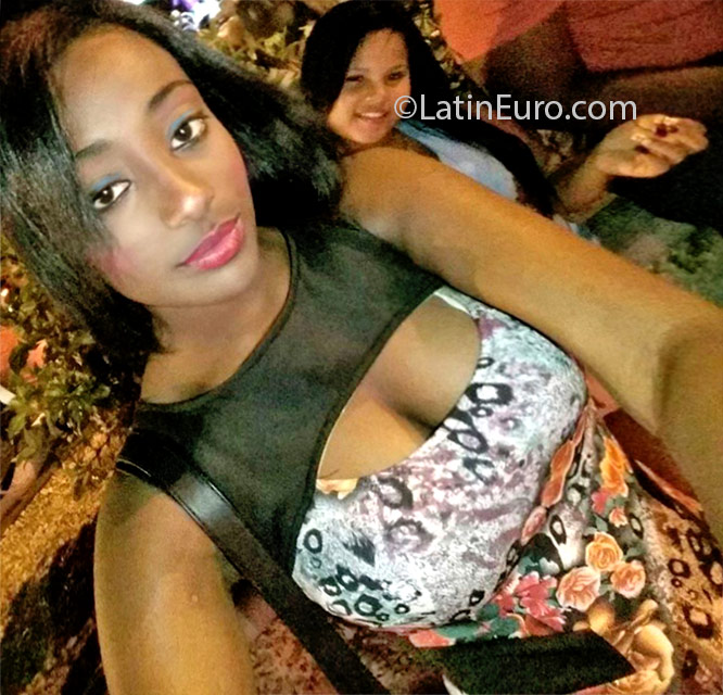 Date this funny Dominican Republic girl Brenda from Santo Domingo DO24692