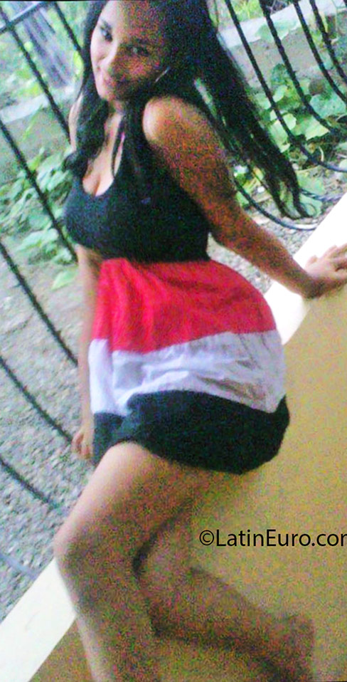 Date this young Dominican Republic girl Camy from La Vega DO24700