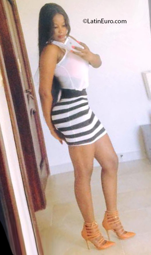 Date this nice looking Dominican Republic girl Irany from La Romana DO24703