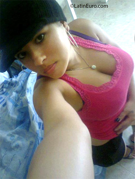 Date this delightful Dominican Republic girl Madelin from Santiago DO24733