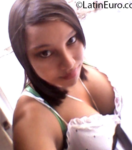 Date this stunning Dominican Republic girl Mardeles from Santiago DO24749