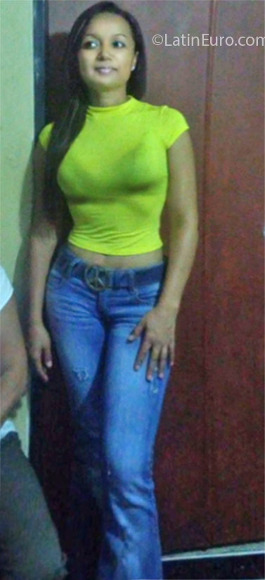 Date this fun Colombia girl Paula from Tulua CO18597