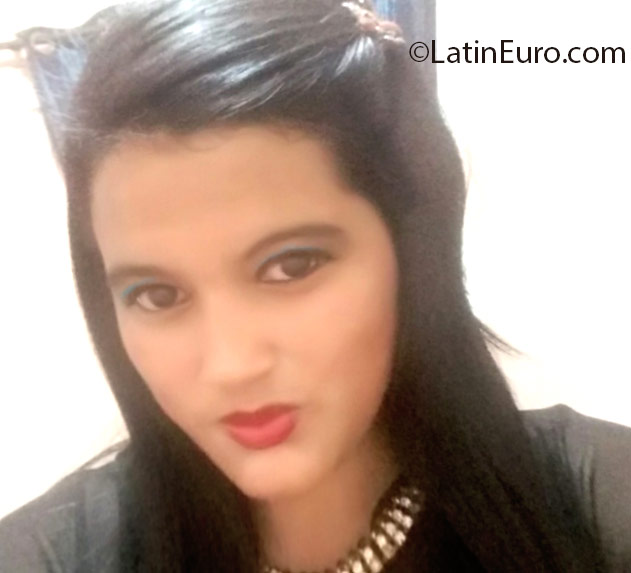 Date this voluptuous Honduras girl Evelyn from Tegucigalpa HN2009