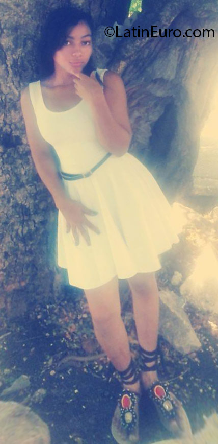 Date this cute Dominican Republic girl Yireisy from Santo Domingo DO24897