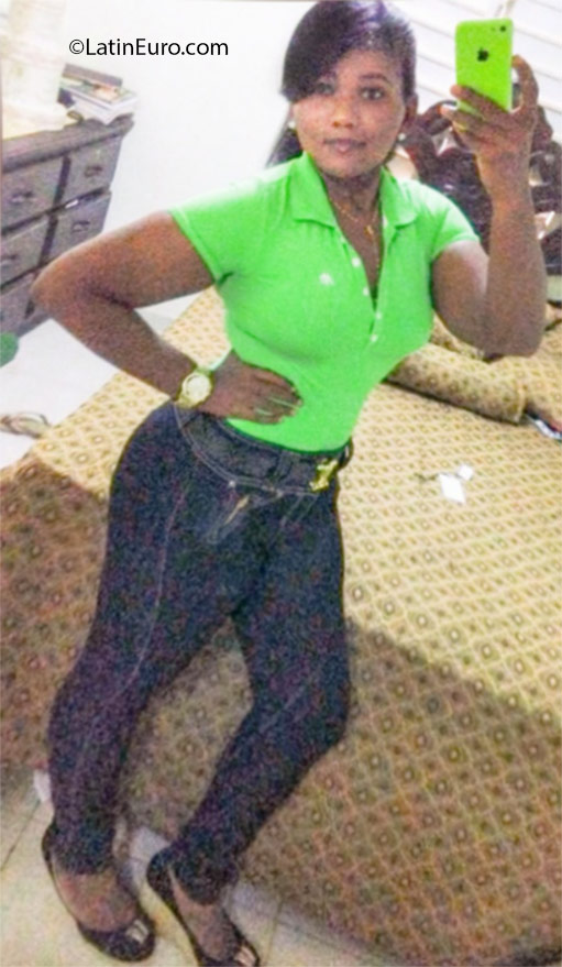 Date this gorgeous Dominican Republic girl Mara from Santiago DO25044