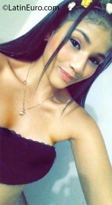 Date this cute Colombia girl Tatiana from Cali CO18708