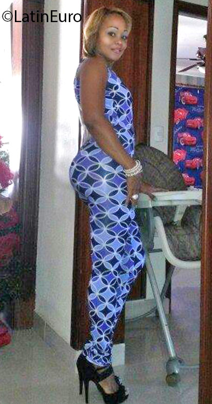 Date this georgeous Dominican Republic girl Perla from Santo Domingo DO25072