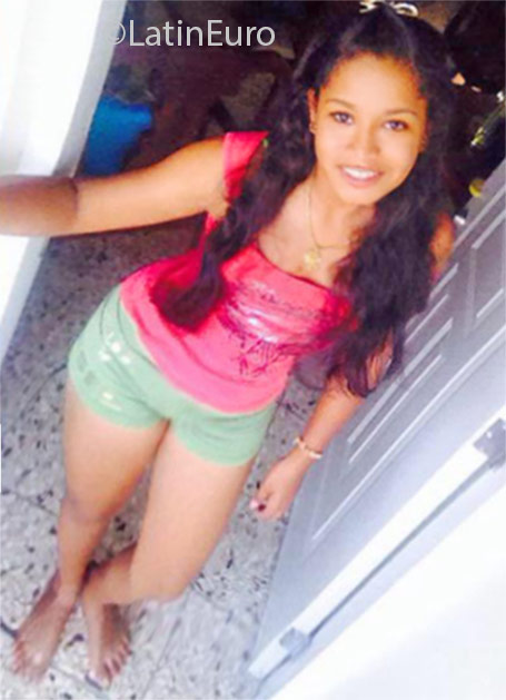 Date this charming Dominican Republic girl Erika from Santo Domingo DO25119