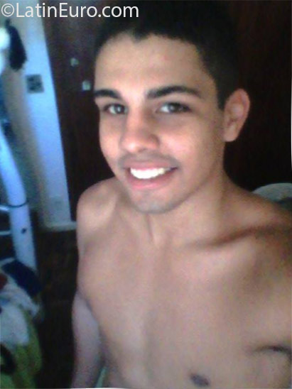 Date this charming Brazil man Tom from Vitoria BR9607