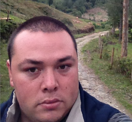 Date this beautiful Colombia man Carlos from Bogota CO18749