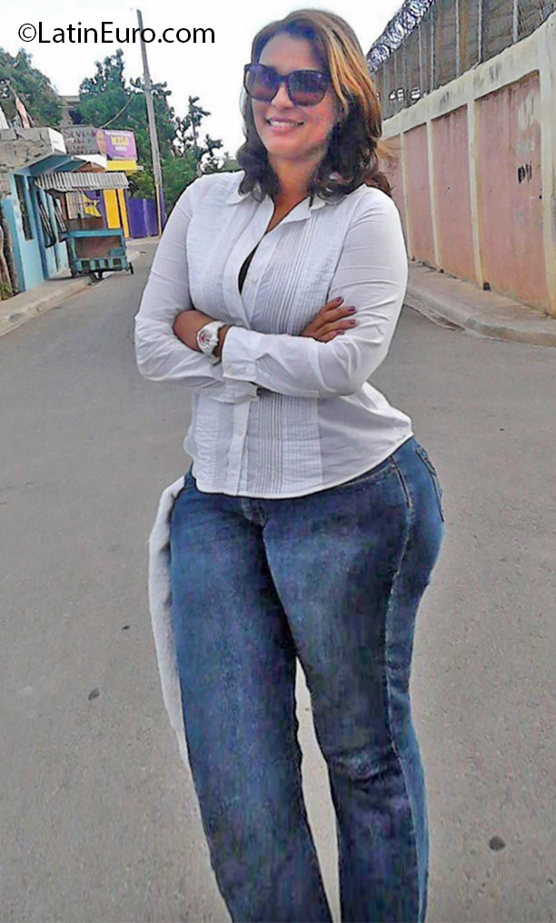 Date this cute Dominican Republic girl Yafreisy from Santo Domingo DO25160