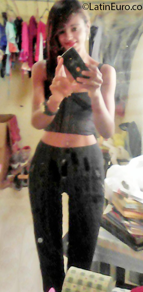 Date this voluptuous Dominican Republic girl Yeimy from Santo Domingo DO25163