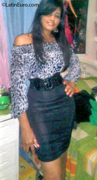 Date this nice looking Dominican Republic girl Arias from Samana DO25181
