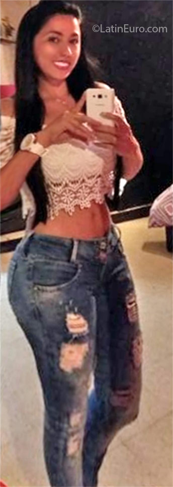Date this voluptuous Colombia girl Sofia from Cali CO18766