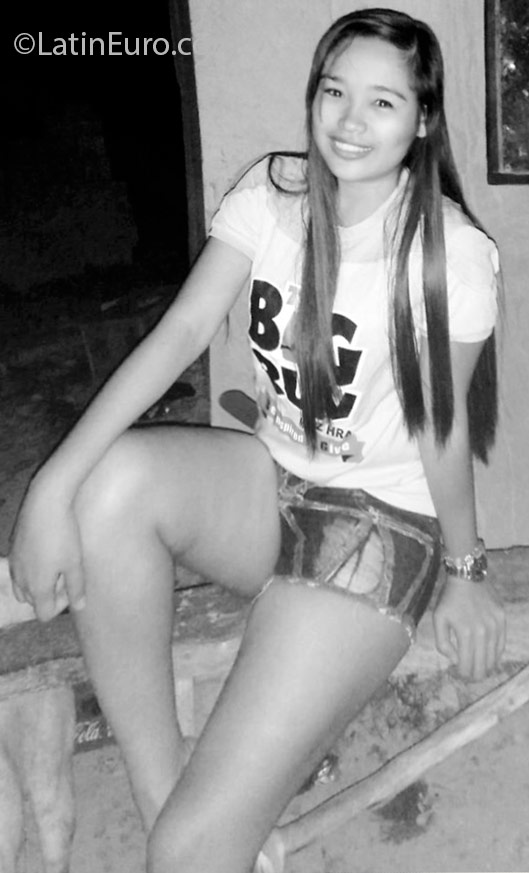 Date this exotic Philippines girl Lea from Cebu City PH885