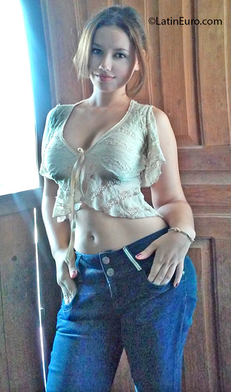 Date this voluptuous Honduras girl Sindy from San Pedro Sula HN2072