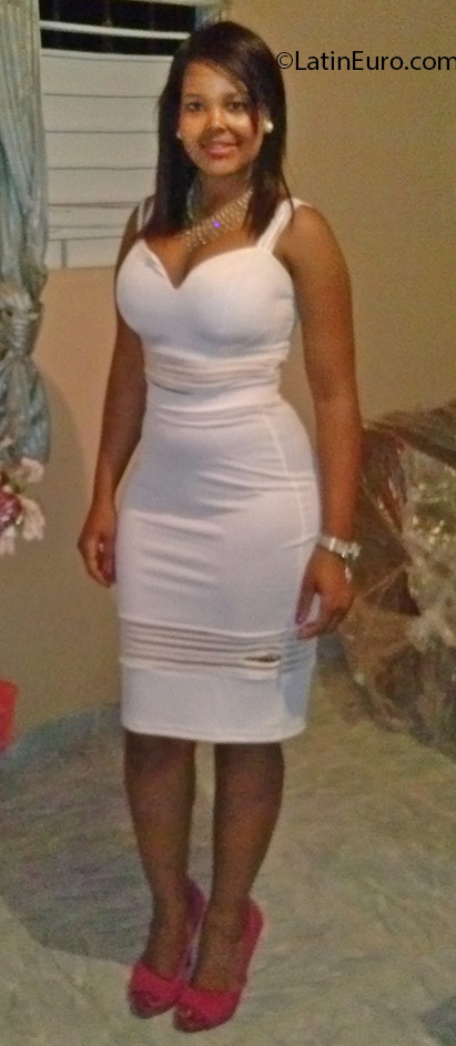 Date this fun Dominican Republic girl Violeta from Santo Domingo DO25229